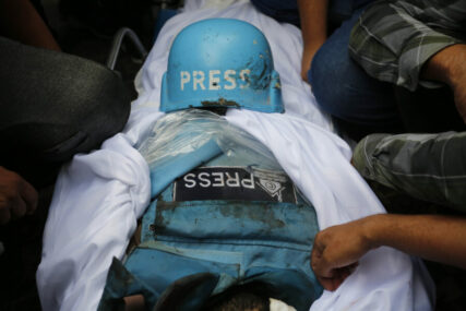 Međunarodna federacija novinara: Izraelski napadi na novinare predstavljaju ratni zločin