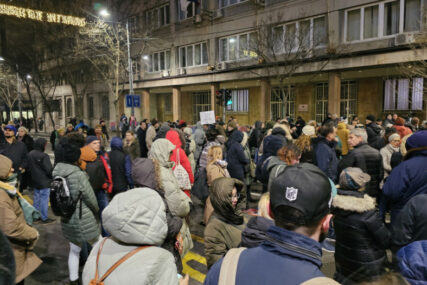 Treći protest u Beogradu: Tepić u štrajku glađu, studenti ne odustaju