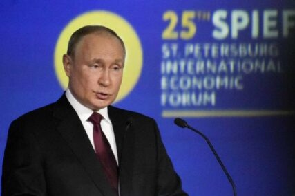 Kremlj: 'Mnogo ljudi' poziva Putina da se kandiduje na predsjedničkim izborima