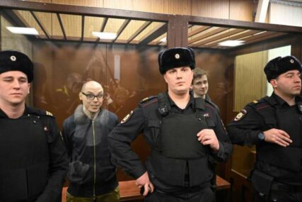 Rusi osuđeni zbog čitanja antiratne poezije