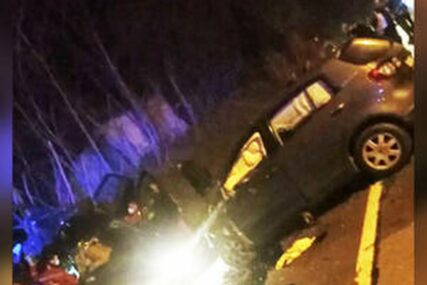 Pokušaj krađe auta u Cazinu: Vlasnik pokušao zaustaviti lopove pa zadobio ozljede (VIDEO)
