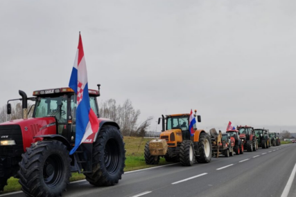 Nedaleko od granice s BiH: Prosvjednici i dalje blokiraju cestu u Slavoniji i najavljuju nove punktove