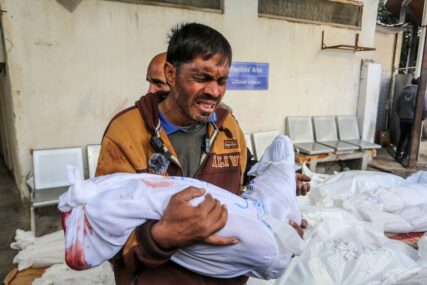 U izraelskom napadu na Rafah ubijeno 12 Palestinaca, uključujući šestoro djece
