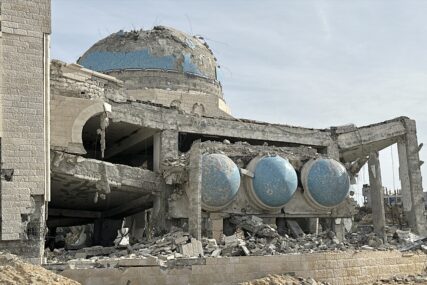 U izraelskim napadima džamija "Sheikh Zayed" pretvorena u ruševinu (FOTO)