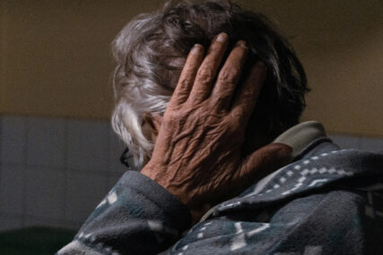 Psihijatar dijeli pet znakova demencije: “Zadnji je vrlo važan”