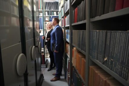 Zavod za javno zdravstvo FBiH darovao knjižnična izdanja na trajno korištenje bibliotekama u Mostaru i Sarajevu