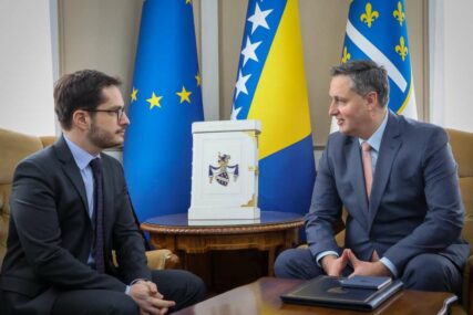 Bećirović s ambasadorom Delmasom: Važna je podrška Francuske otvaranju pregovora BiH s EU