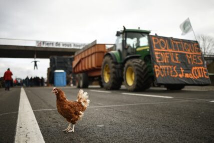 Francuski farmeri nastavljaju "opsadu" glavnog grada