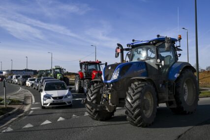 Francuski farmeri nastavili proteste uprkos vladinim ustupcima