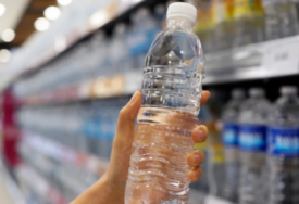 Doktor objasnio zašto je voda iz plastičnih flaša opasna po vrućini