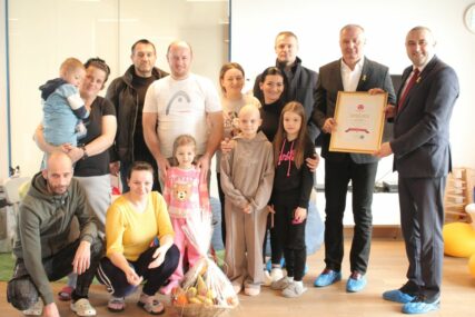 Helez posjetio Roditeljsku kuću u Sarajevu: Ne smijemo zaboraviti da pomažete najugroženijoj kategoriji, a to su djeca