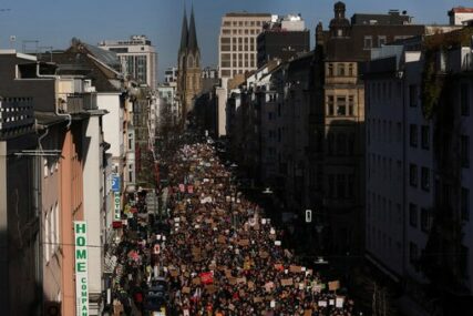 Stotine hiljada ljudi u Njemačkoj na protestima protiv desnog ekstremizma