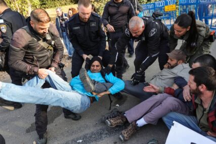 Izraelska policija intervenisala tokom antiratnih demonstracija u Tel Avivu