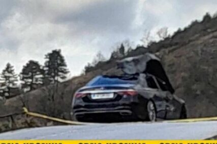 Još jedna paljevina: Izgorio skupocjeni Mercedes u blizini popularnog sarajevskog restorana