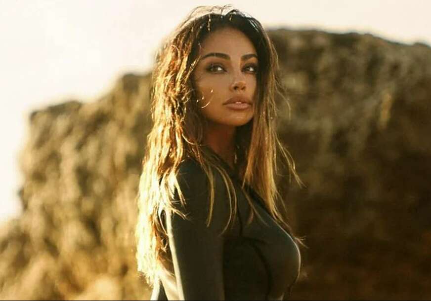  Mãdãlina Ghenea