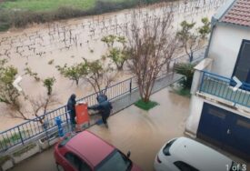 Jaka kiša uzrokovala poplave u BiH, najavljena promjena vremena (FOTO)