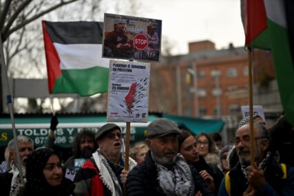 U Madridu održan protest protiv Izraela na poziv više od 180 katoličkih i evangelističkih udruženja