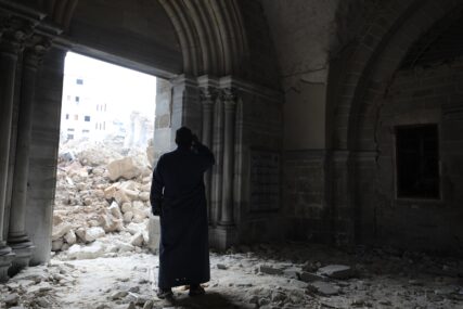 Ezan se čuje iz gotovo uništene džamije u Gazi (FOTO)