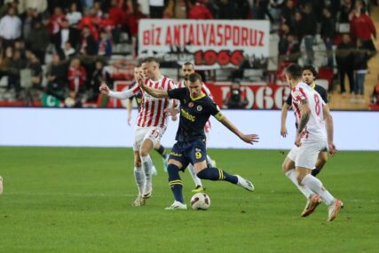 Fenerbahce savladao Antalyaspor, fenomenalan gol Cengiza Undera
