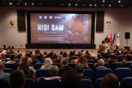U Sarajevu prikazan film "Nisi sam": Svjedočenja bh. spasilaca iz zemljotresom pogođenih turskih regija (FOTO)