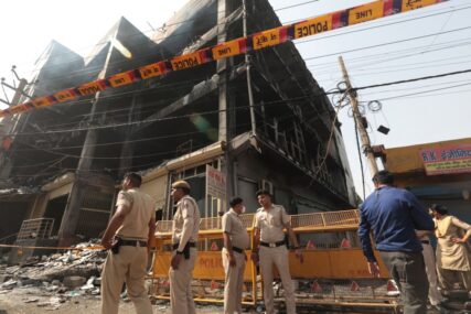 U požaru u fabrici u New Delhiju poginulo 11 ljudi