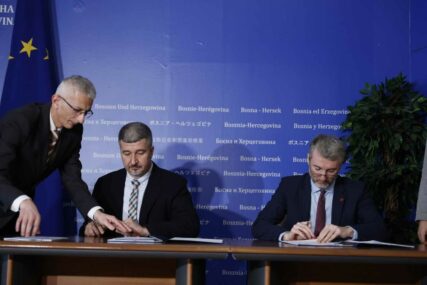 Forto i Karamehmedović potpisali sporazum, BHRT dobija 4 miliona KM: “Ovo će nam omogućiti da ispunimo dio obaveza u teškoj situaciji” (FOTO)