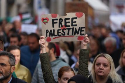 Velika Britanija: Hiljade okupljenih u Londonu pozvalo na hitan prekid vatre u Gazi