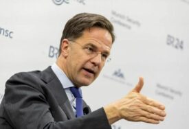 Rutte kritikovan na samitu EU zbog protivljenja zajedničkim vojnim projektima