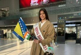 Miss Bosne i Hercegovine Anđela Gajić otputovala u Indiju na izbor za Miss svijeta