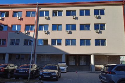 OPĆINSKI SUD U BIHAĆU: Bivša direktorica škole osuđena na šest mjeseci zatvora jer je nezakonito zaposlila svoju kćerku