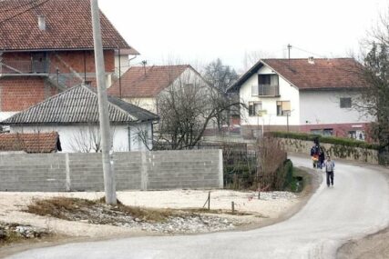 Tragična scena u BiH: Poštar prijavio jezivu situaciju - tijelo starijeg muškarca ležalo danima u kući