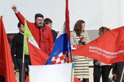 Hiljade građana u Zagrebu na antivladinom protestu lijevo-liberalnih stranaka
