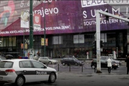 'Sijevale' šake ispred SCC-a: Potukle se dvije žene u Sarajevu (VIDEO)