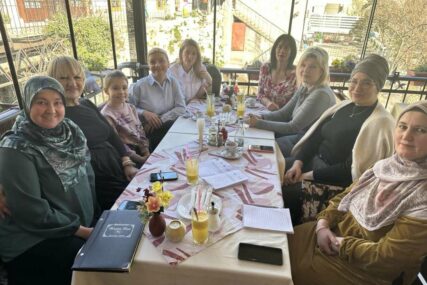 "Žena BiH" organizirala okrugli stol o jačanju podrške žrtvama seksualnog nasilja u ratu
