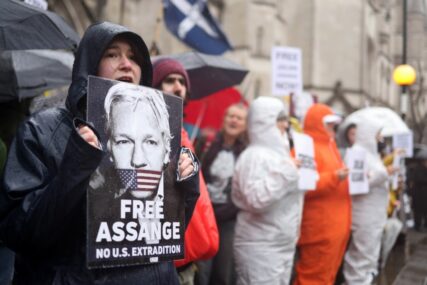 Sud privremeno odgodio izručenje Juliana Assangea