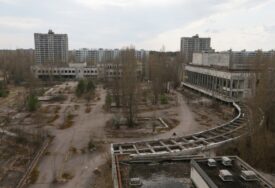 Iako je prošlo 38 godina od nuklearne katastrofe u Černobilu, Pripjat je i dalje grad duhova (FOTO)