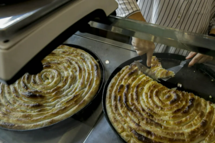 Vlasnik sarajevske buregdžinice odlučio dijeliti iftare za one koji su u potrebi