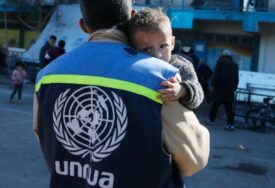 UNRWA: Ne ulazi gorivo ni pomoć u Gazu u jeku izraelskih napada u Rafahu