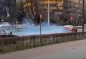 Osvanuo snimak divljaka koji se jučer u Sarajevu s BMW-om zabio u banderu (VIDEO)