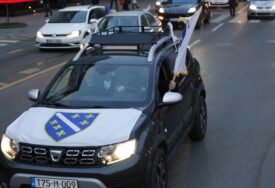 Oduzeta zastava s ljiljanima i uručen prekršajni nalog, unatoč presudi suda u Banjoj Luci...