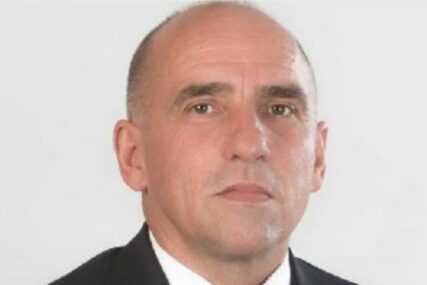 Pročitana optužnica Denijalu Tulumoviću:  "Postupao suprotno odredbama Zakona o zdravstvenoj zaštiti FBiH"