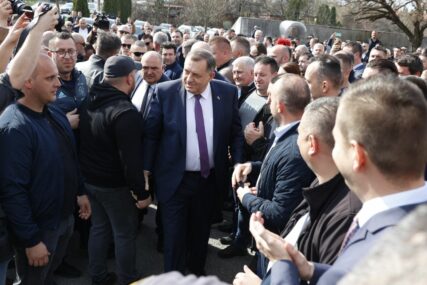 Dodik i Lukić stigli na suđenje u Sarajevo, evo šta su zabilježile naše kamere (FOTO)