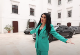 VIDEO Pogledajte kako izgleda dvorac Dragane Mirković: Pjevačica otvorila vrata svog dvorca, srca i duše