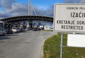 BIHAMK Velika gužva na tri granična prelaza