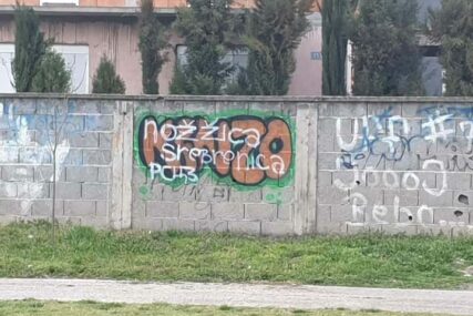 Skandalozni grafiti osvanuli na zidu škole i nogometnog kluba u Janji