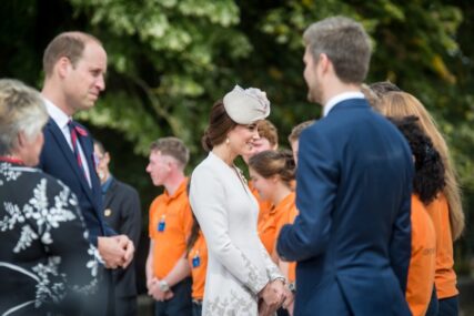 PODRŠKA IZ CIJELOG SVIJETA: Brojne reakcije na šokantnu objavu princeze Kate, oglasili se i princ Harry i Meghan