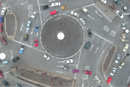 Kružni tok iz pakla: "Ovo je mogao projektirati samo neko ko nikad nije vozio" (VIDEO)