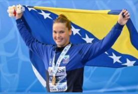 Zlatna Lana Pudar osvojila srebro na 200 metara delfin na EP u Beogradu!
