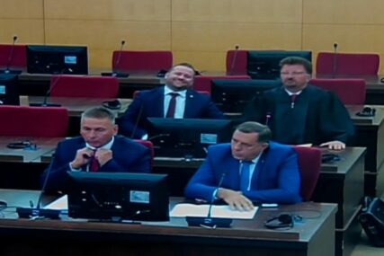 Suđenje Miloradu Dodiku,