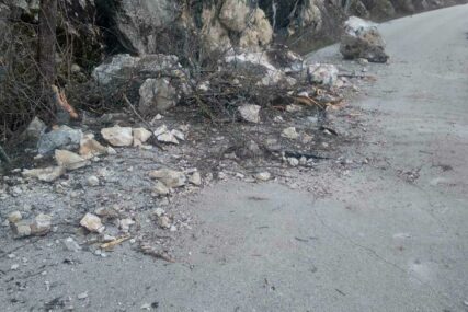 Prijavljuje se šteta nakon zemljotresa u Crnoj Gori: Popucale kuće, oštećeni krovovi, srušena štala